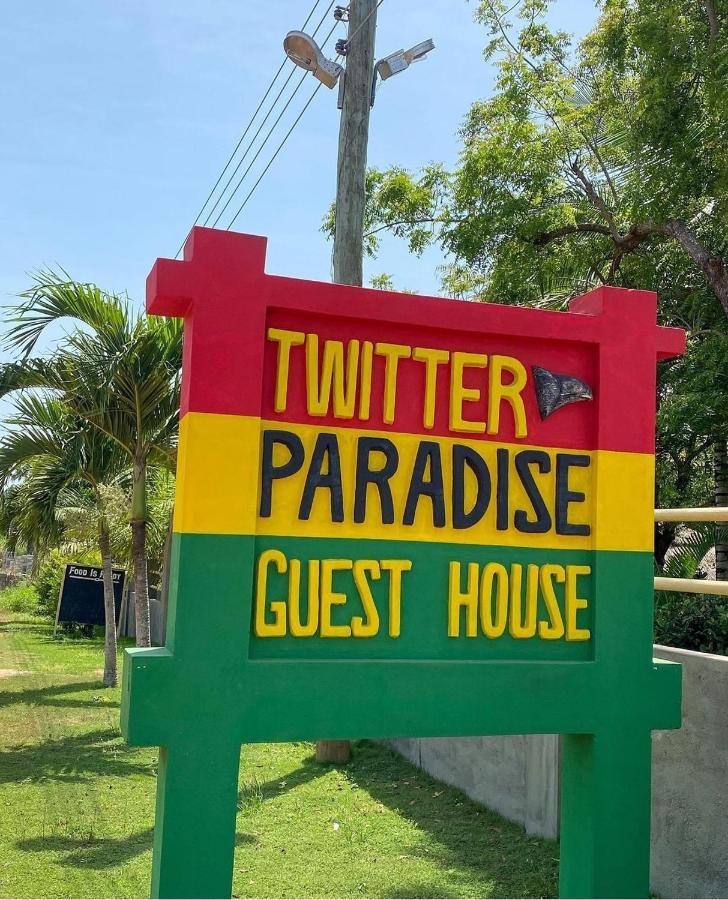 Twitter Paradise Ampeni Exterior photo